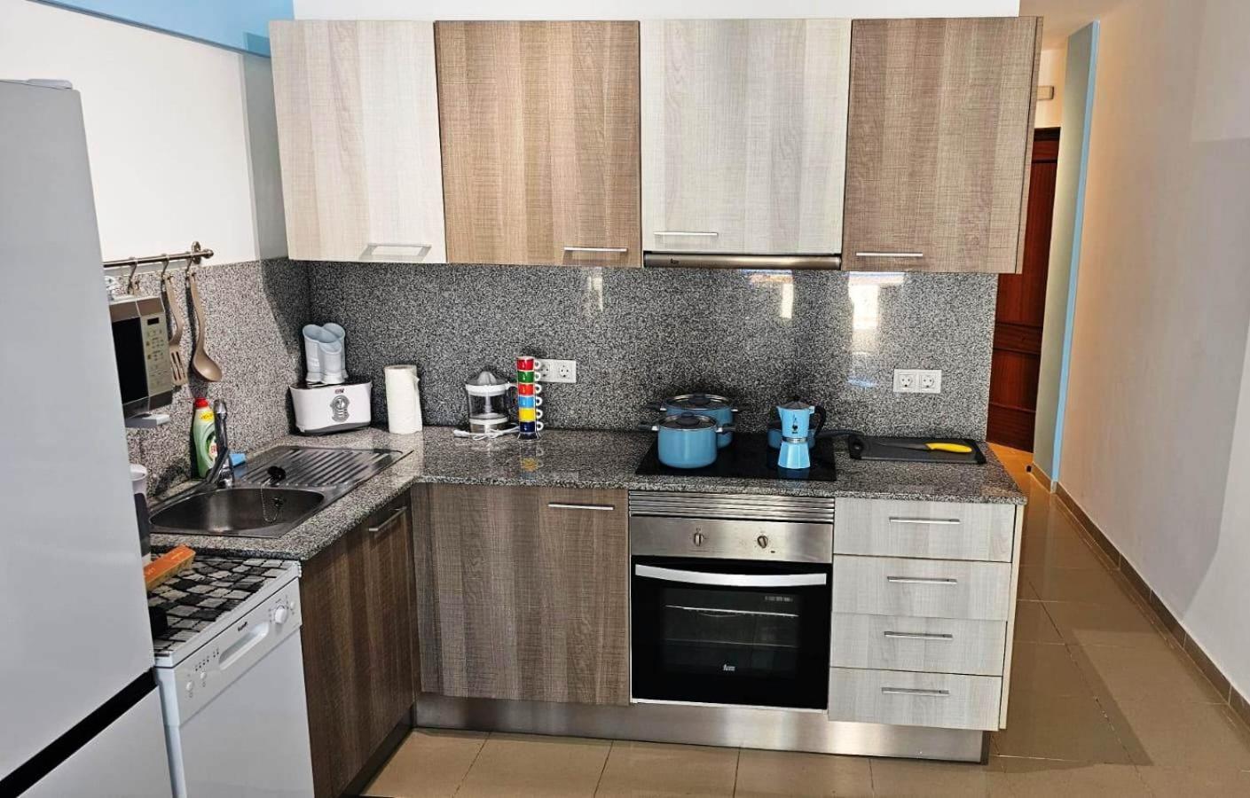 Blue Bay Paradise - Beach Front Apartment With Sea View Playa Paraiso  Zewnętrze zdjęcie